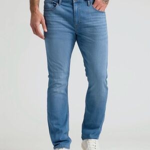 Men’s NWT True Classic Light Blue 33 x 30 Straight Fit Jeans